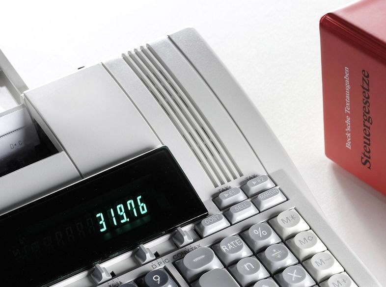 Steuerberater für qualifizierten Jahresabschluss und Einnahmen-Überschuss-Rechnung